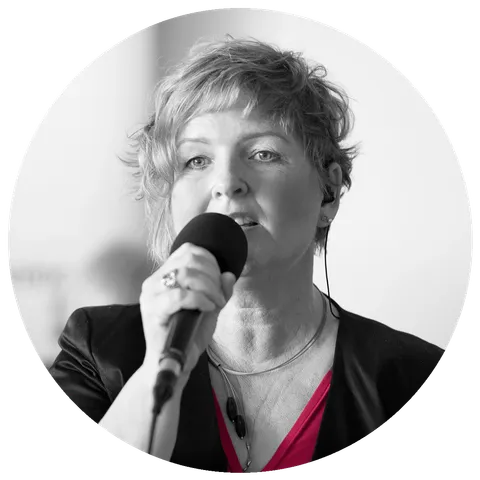 Andrea Betche, Gesang